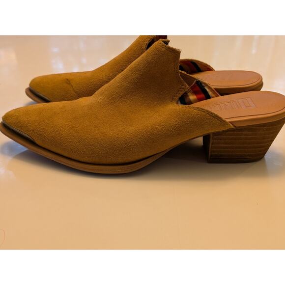 Dingo Suede Yellow Mustard Tan Mules Slides Sz 6.5 - Picture 5 of 11